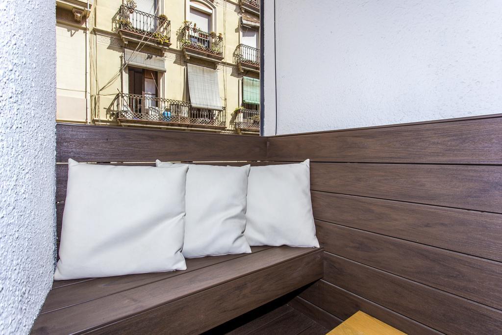 1 Bedroom Carrer Del Poeta Cabanyes Apartment Barcelona